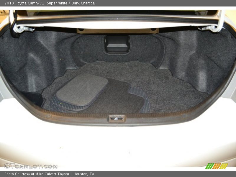 Super White / Dark Charcoal 2010 Toyota Camry SE