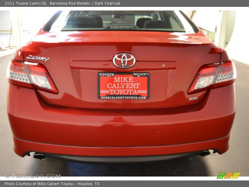 Barcelona Red Metallic / Dark Charcoal 2011 Toyota Camry SE