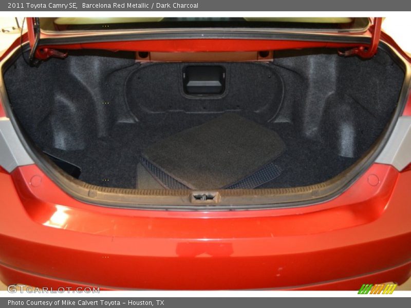 Barcelona Red Metallic / Dark Charcoal 2011 Toyota Camry SE