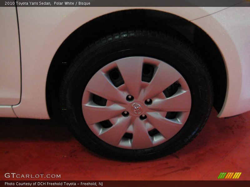 Polar White / Bisque 2010 Toyota Yaris Sedan