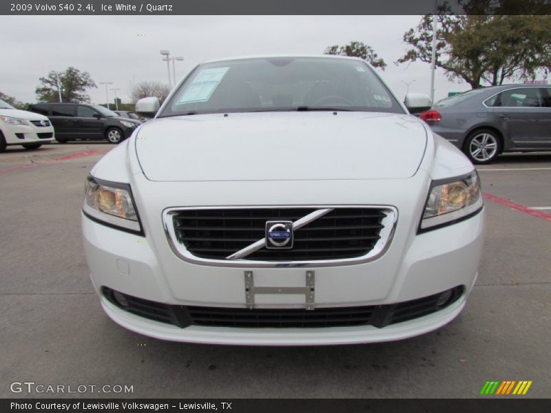 Ice White / Quartz 2009 Volvo S40 2.4i