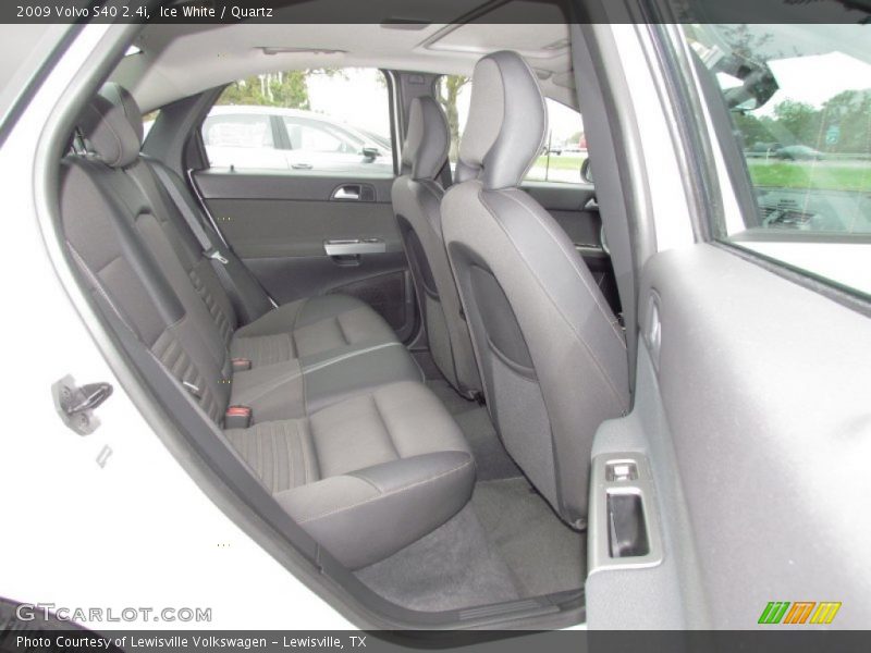 Ice White / Quartz 2009 Volvo S40 2.4i