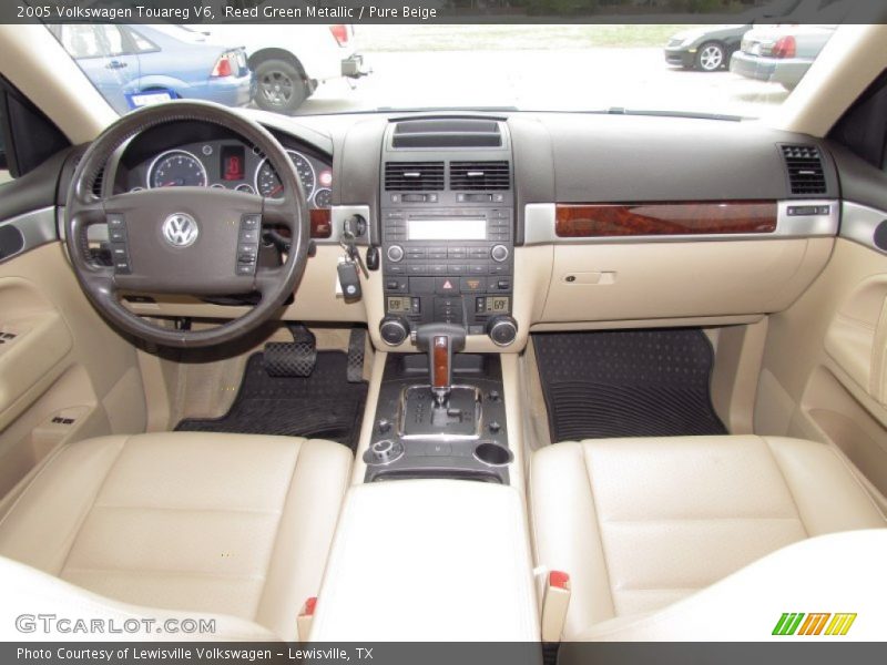 Reed Green Metallic / Pure Beige 2005 Volkswagen Touareg V6