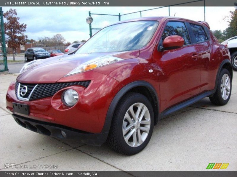 Front 3/4 View of 2011 Juke SL