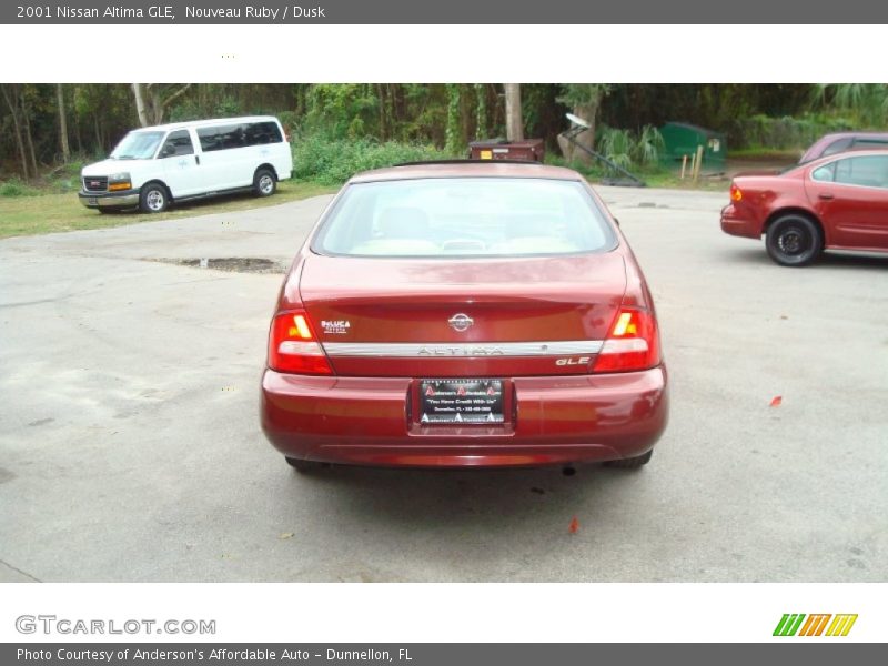 Nouveau Ruby / Dusk 2001 Nissan Altima GLE