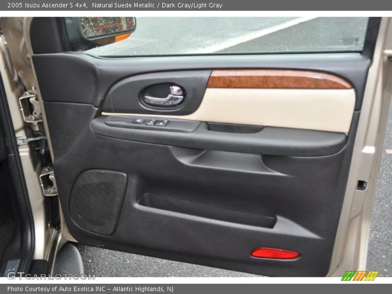 Door Panel of 2005 Ascender S 4x4