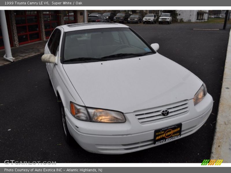 Super White / Oak 1999 Toyota Camry LE V6