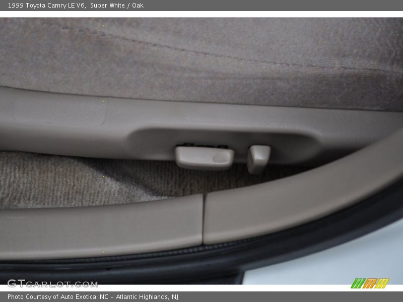 Super White / Oak 1999 Toyota Camry LE V6