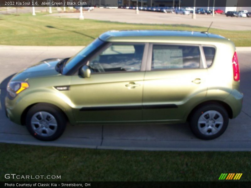 Alien Green / Black Cloth 2012 Kia Soul 1.6
