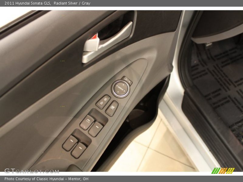 Radiant Silver / Gray 2011 Hyundai Sonata GLS