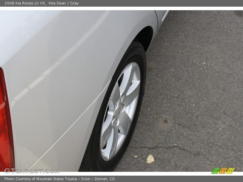 Fine Silver / Gray 2008 Kia Rondo LX V6
