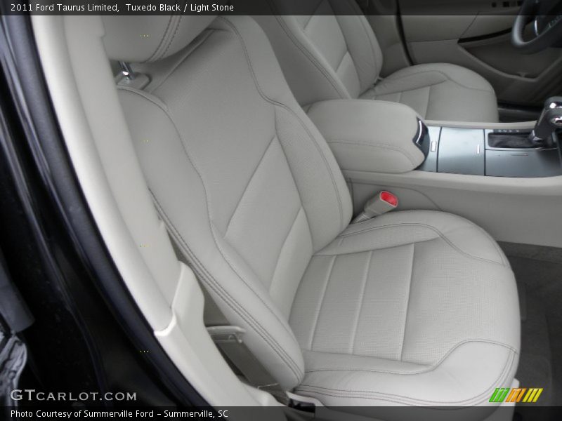 Tuxedo Black / Light Stone 2011 Ford Taurus Limited