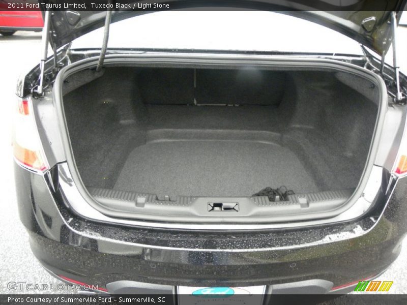 Tuxedo Black / Light Stone 2011 Ford Taurus Limited