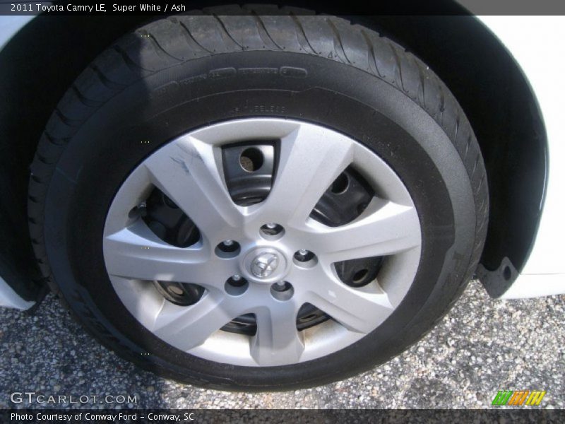 Super White / Ash 2011 Toyota Camry LE