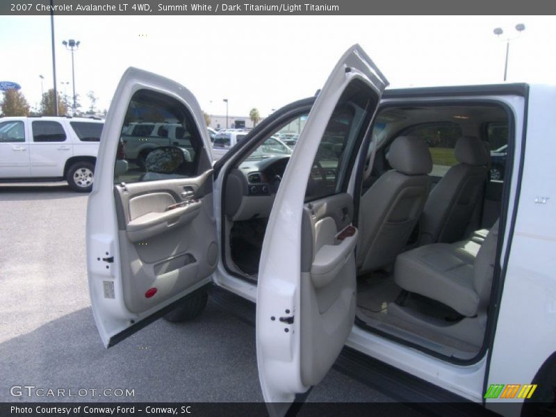 Summit White / Dark Titanium/Light Titanium 2007 Chevrolet Avalanche LT 4WD