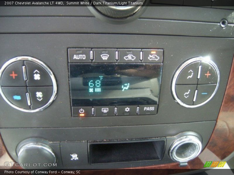 Summit White / Dark Titanium/Light Titanium 2007 Chevrolet Avalanche LT 4WD