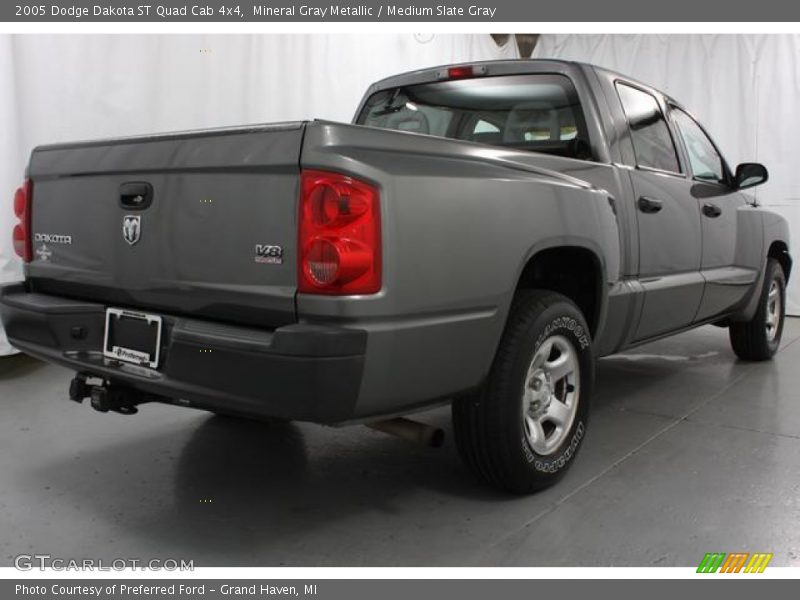 Mineral Gray Metallic / Medium Slate Gray 2005 Dodge Dakota ST Quad Cab 4x4