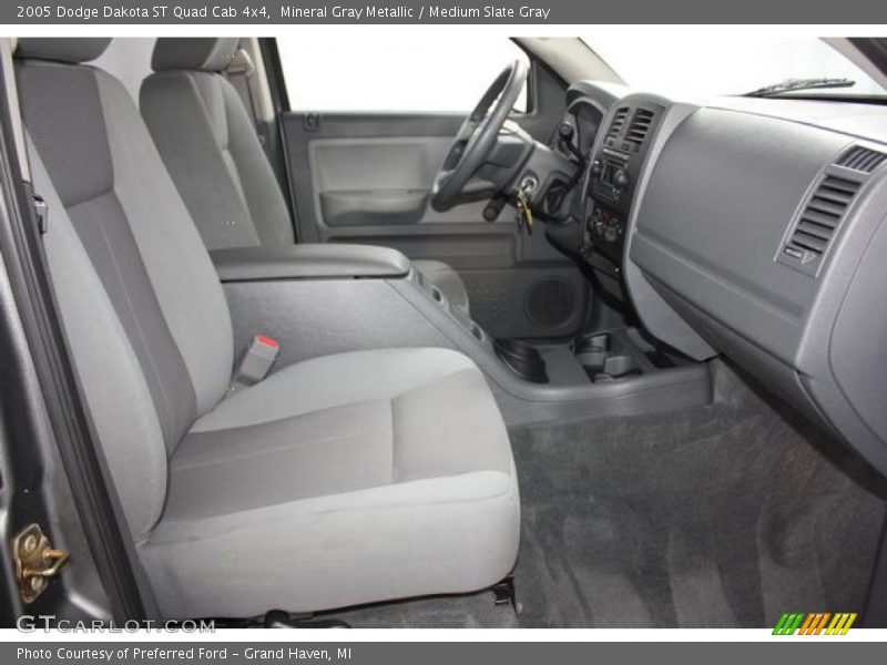 Mineral Gray Metallic / Medium Slate Gray 2005 Dodge Dakota ST Quad Cab 4x4