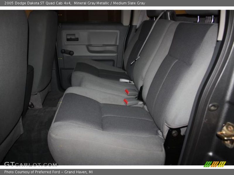 Mineral Gray Metallic / Medium Slate Gray 2005 Dodge Dakota ST Quad Cab 4x4