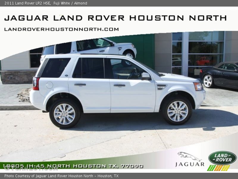 Fuji White / Almond 2011 Land Rover LR2 HSE