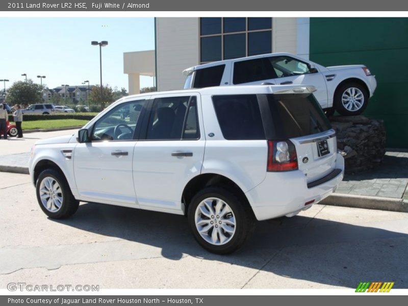 Fuji White / Almond 2011 Land Rover LR2 HSE