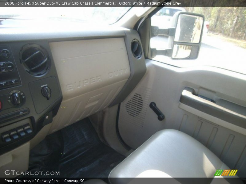 Oxford White / Medium Stone Grey 2008 Ford F450 Super Duty XL Crew Cab Chassis Commercial
