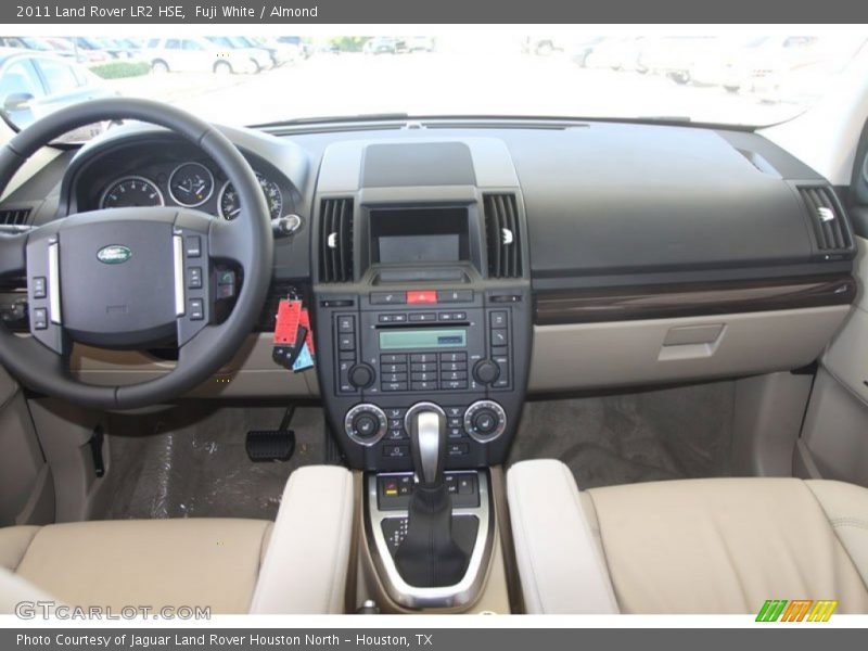 Fuji White / Almond 2011 Land Rover LR2 HSE