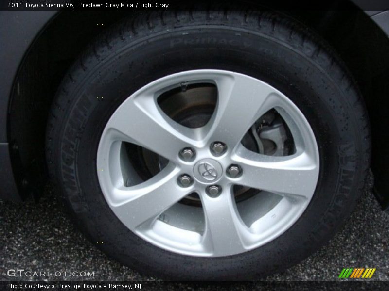 Predawn Gray Mica / Light Gray 2011 Toyota Sienna V6