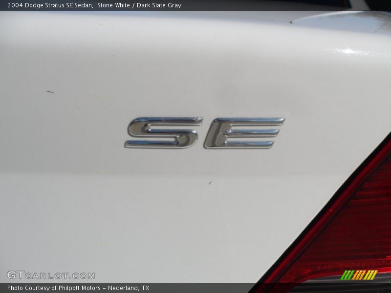 Stone White / Dark Slate Gray 2004 Dodge Stratus SE Sedan