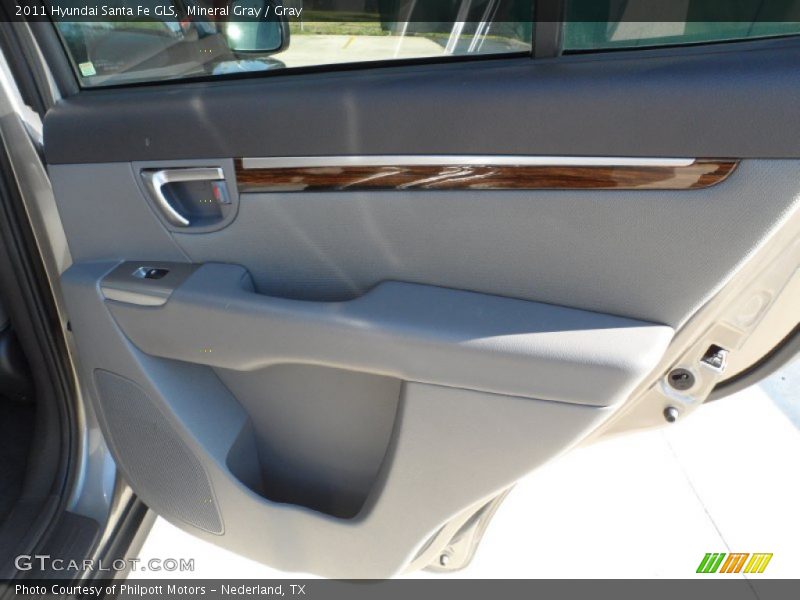 Mineral Gray / Gray 2011 Hyundai Santa Fe GLS