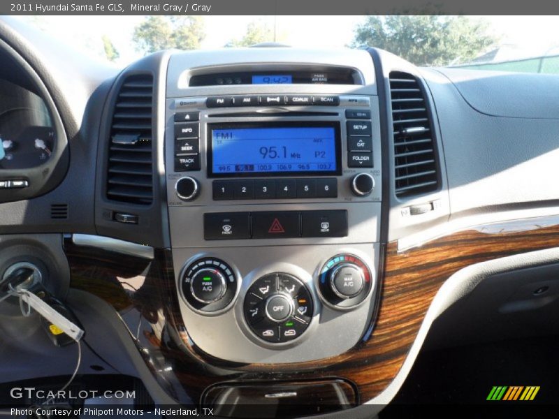 Mineral Gray / Gray 2011 Hyundai Santa Fe GLS