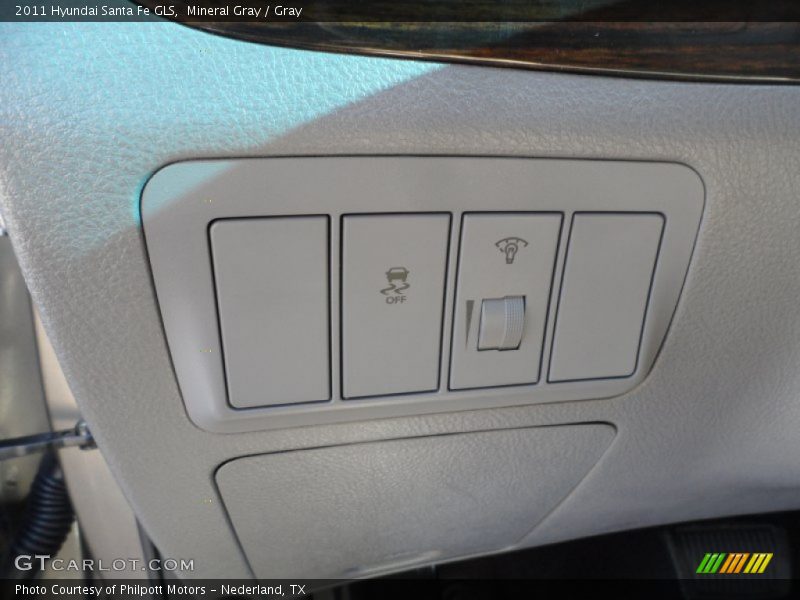 Mineral Gray / Gray 2011 Hyundai Santa Fe GLS
