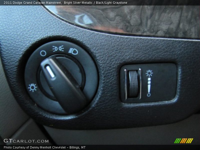 Bright Silver Metallic / Black/Light Graystone 2011 Dodge Grand Caravan Mainstreet