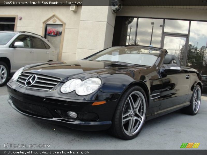 Front 3/4 View of 2005 SL 500 Roadster