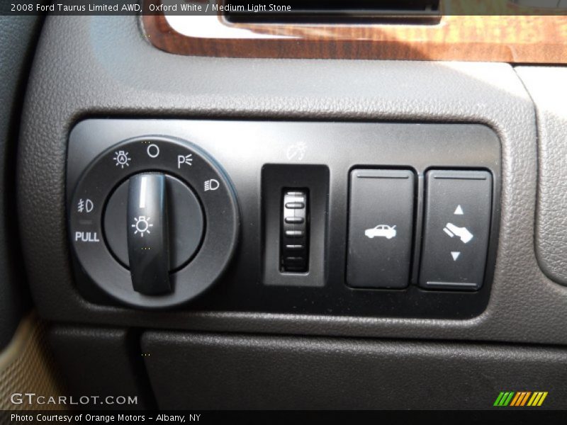 Oxford White / Medium Light Stone 2008 Ford Taurus Limited AWD