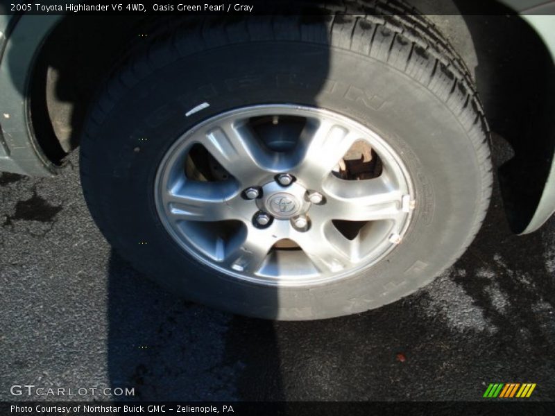 Oasis Green Pearl / Gray 2005 Toyota Highlander V6 4WD