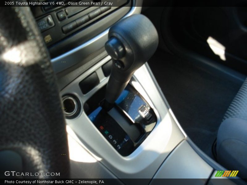 Oasis Green Pearl / Gray 2005 Toyota Highlander V6 4WD