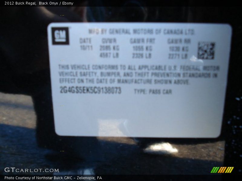 Black Onyx / Ebony 2012 Buick Regal