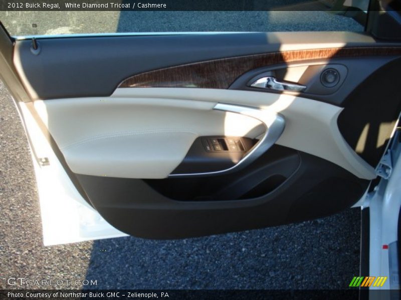 White Diamond Tricoat / Cashmere 2012 Buick Regal