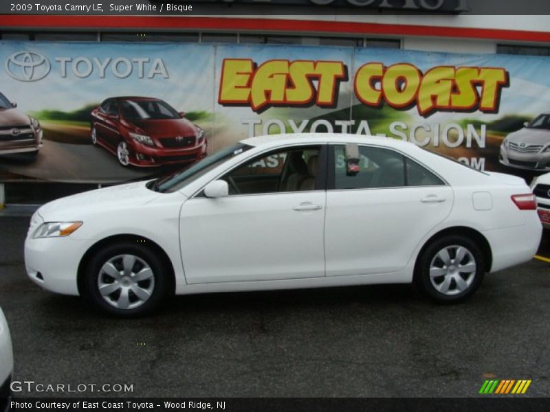 Super White / Bisque 2009 Toyota Camry LE