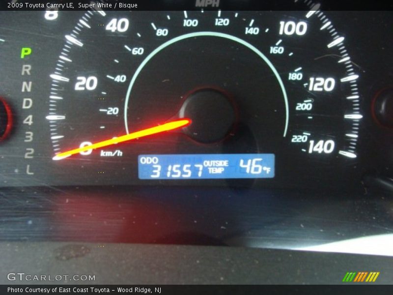 Super White / Bisque 2009 Toyota Camry LE