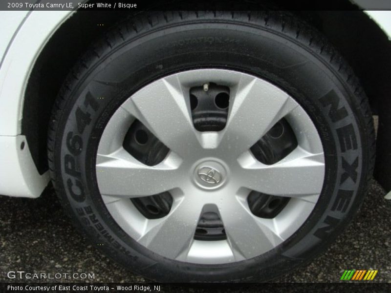 Super White / Bisque 2009 Toyota Camry LE