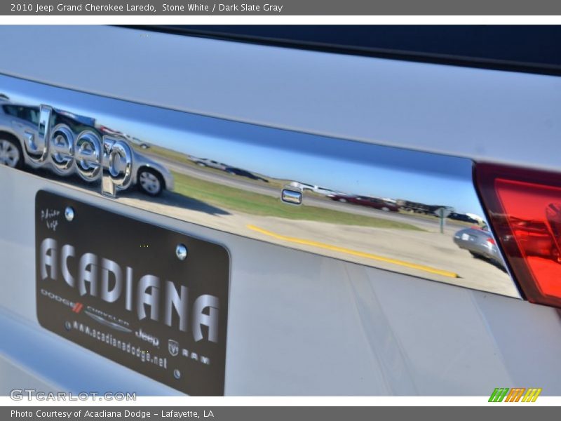 Stone White / Dark Slate Gray 2010 Jeep Grand Cherokee Laredo