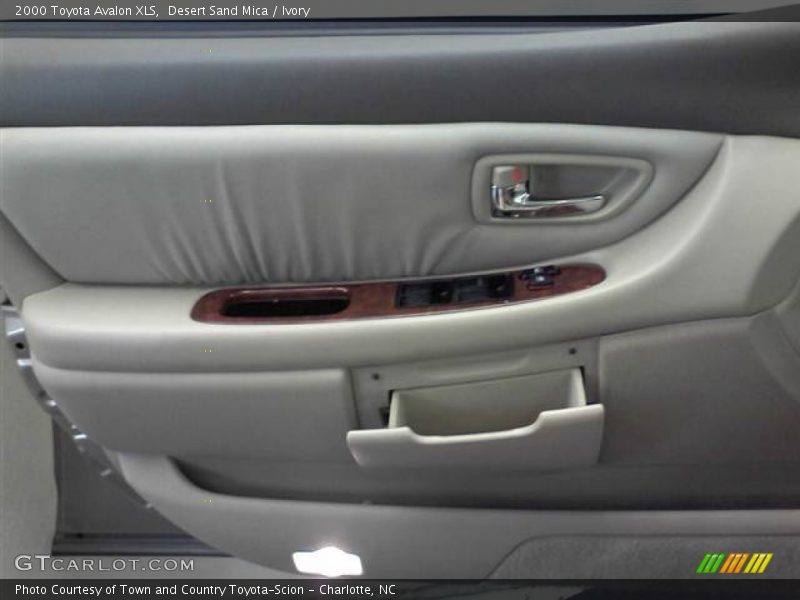 Desert Sand Mica / Ivory 2000 Toyota Avalon XLS