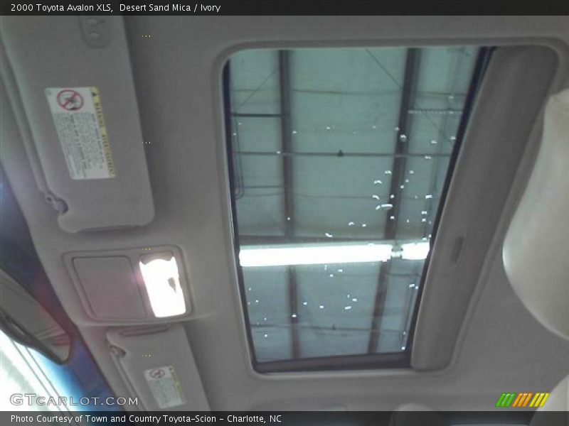 Desert Sand Mica / Ivory 2000 Toyota Avalon XLS