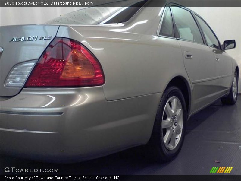 Desert Sand Mica / Ivory 2000 Toyota Avalon XLS
