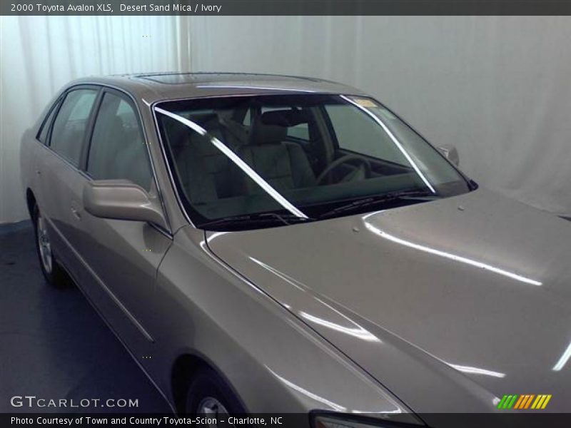 Desert Sand Mica / Ivory 2000 Toyota Avalon XLS