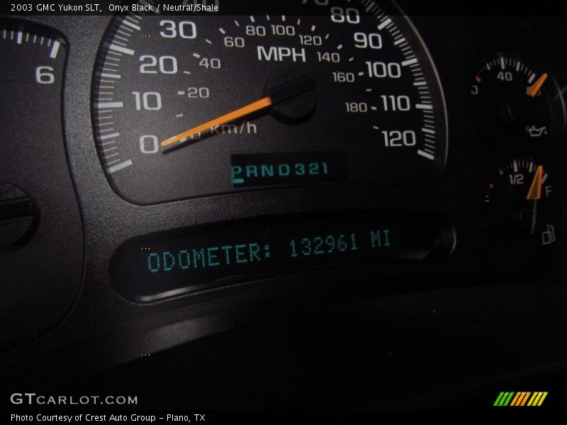 Onyx Black / Neutral/Shale 2003 GMC Yukon SLT