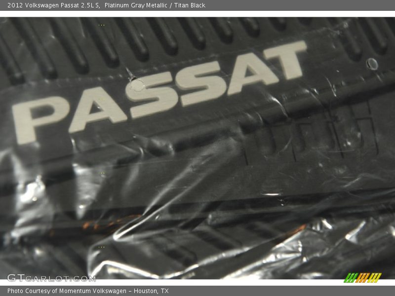 Platinum Gray Metallic / Titan Black 2012 Volkswagen Passat 2.5L S