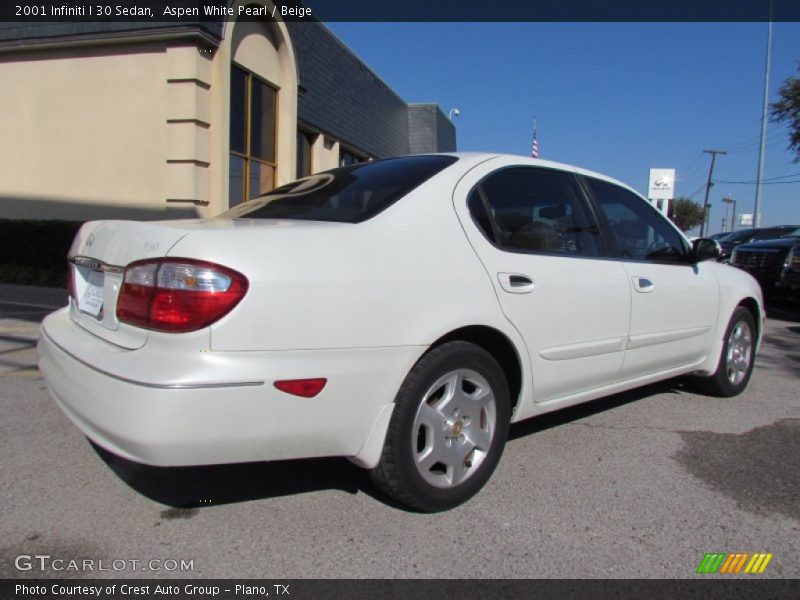 Aspen White Pearl / Beige 2001 Infiniti I 30 Sedan